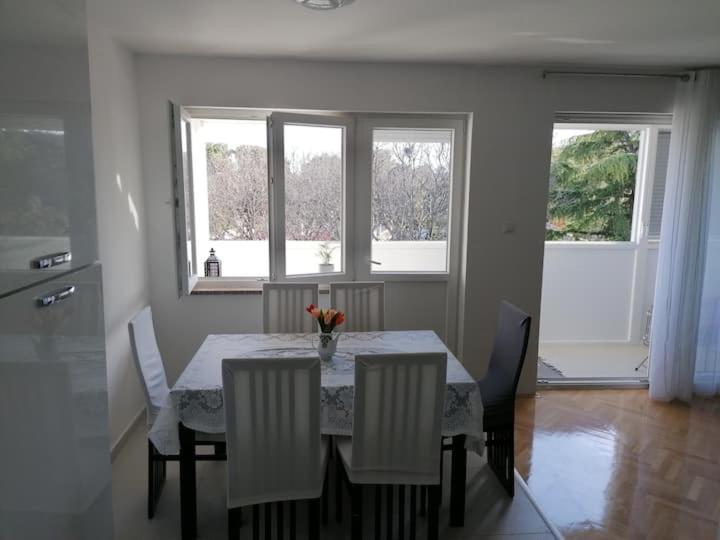 Ferienwohnung Sunny Spot Pula Exterior foto